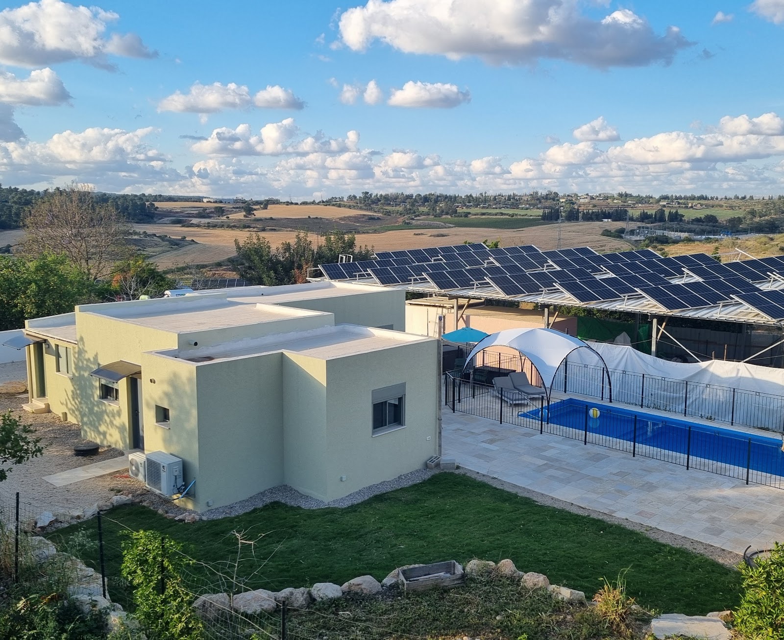 החצר האורגנית