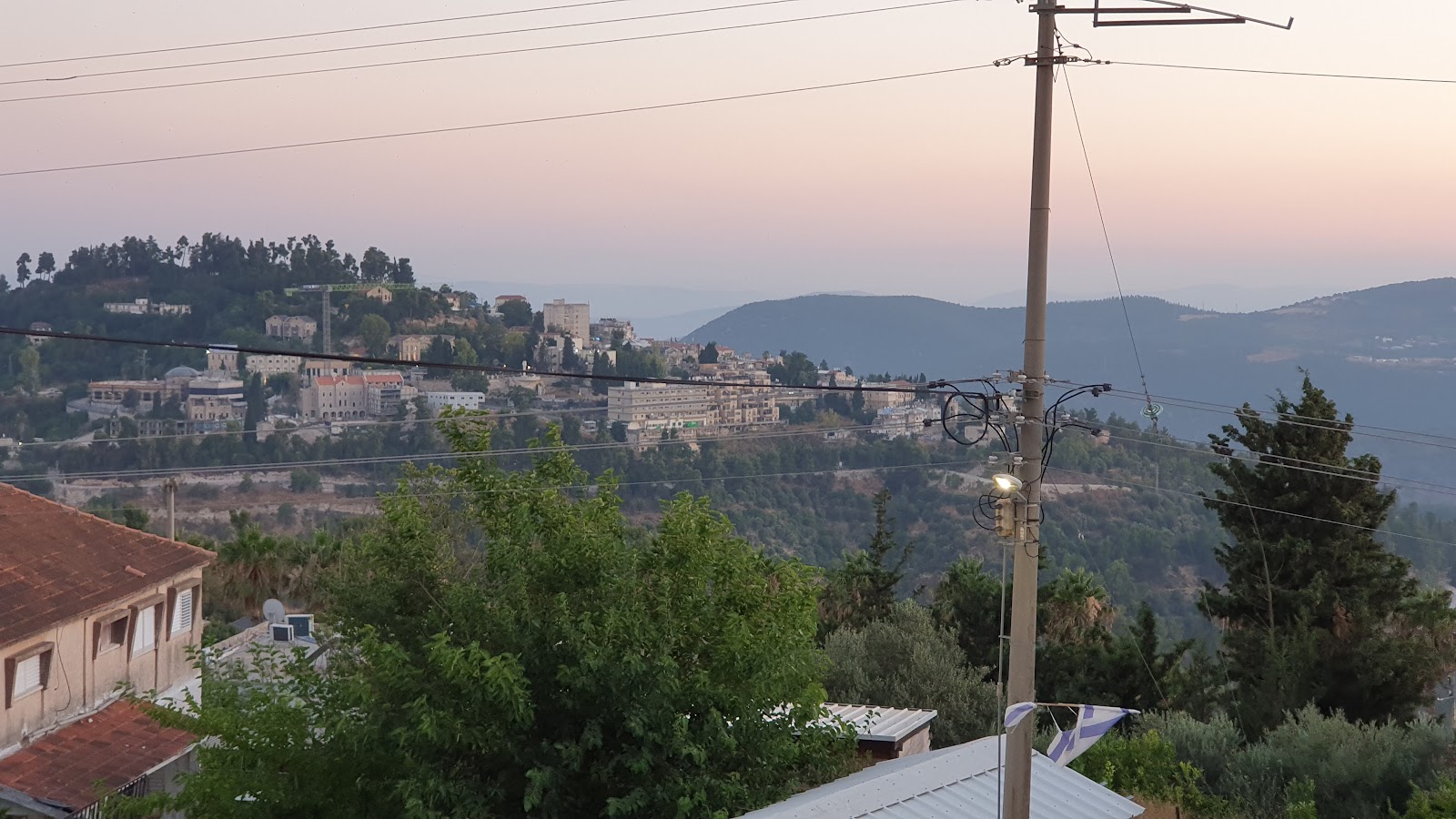 בקתה בצל ההר