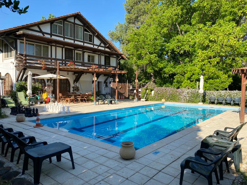 Wood House Inn בית העץ