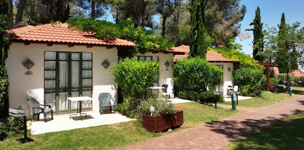 Green Hills Hotel – ירוק בהר בשורש
