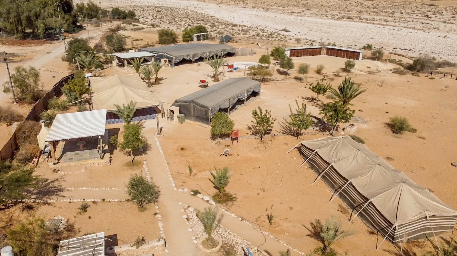חאן ניצנה – מרכז הדרכה ואירוח מדברי