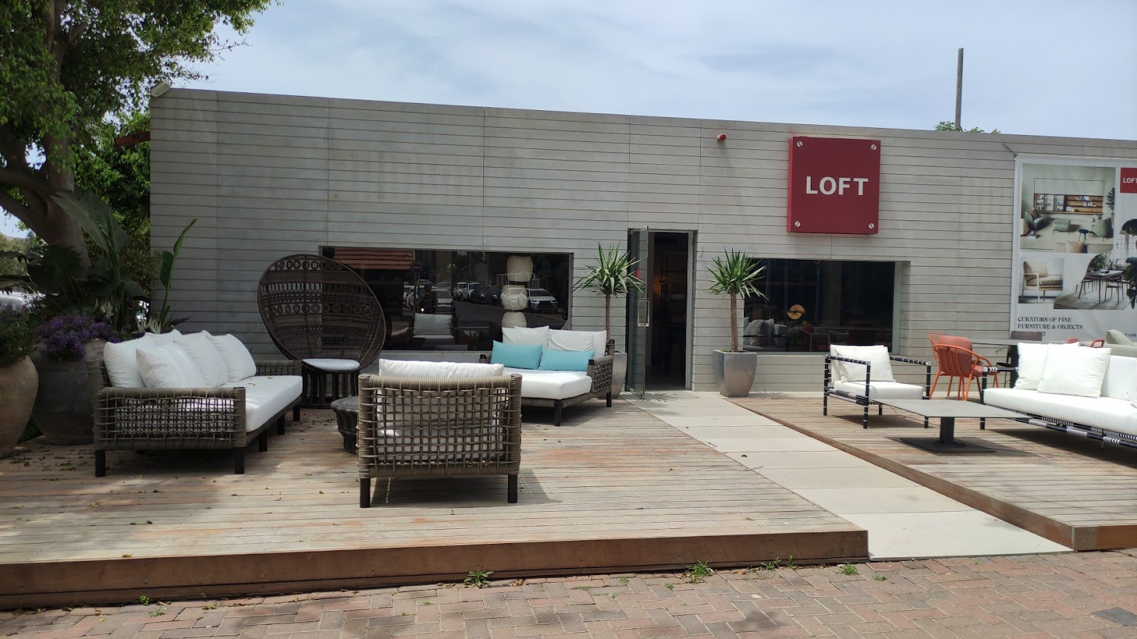 LOFT – FURNITURE & DESIGN