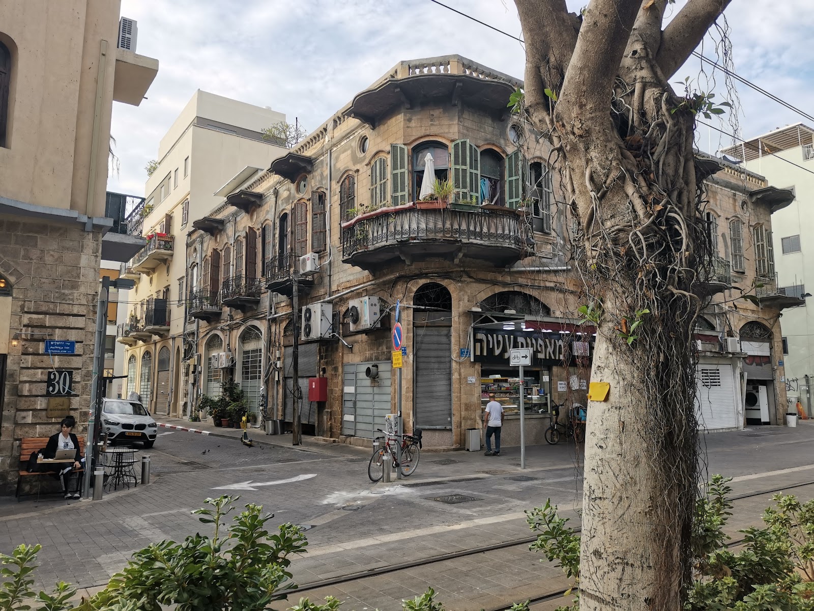 משכנות רות דניאל