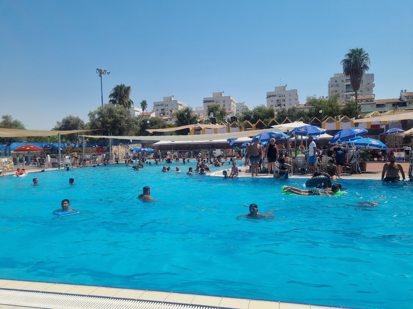 בריכה עירונית לוד